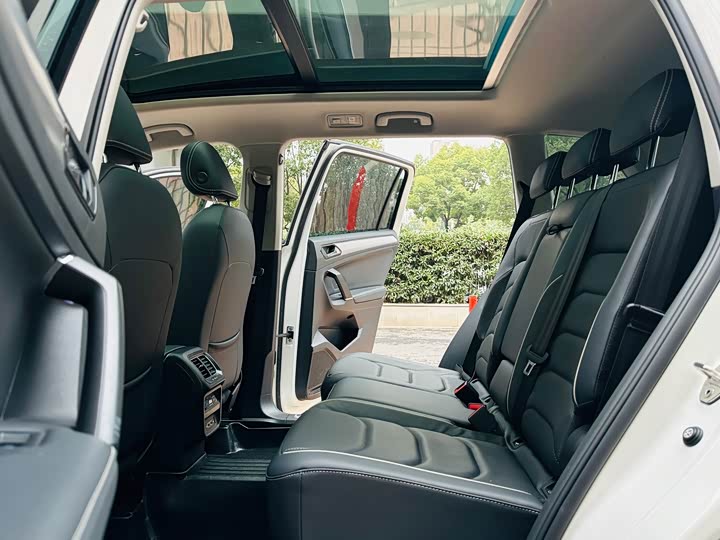 Фото 6 - Volkswagen Tiguan L Hybrid