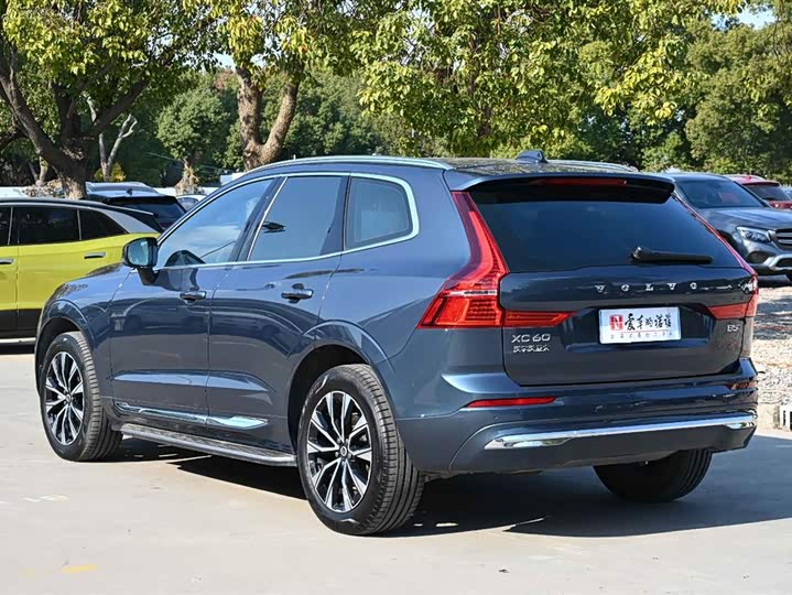Фото 4 - Volvo XC60