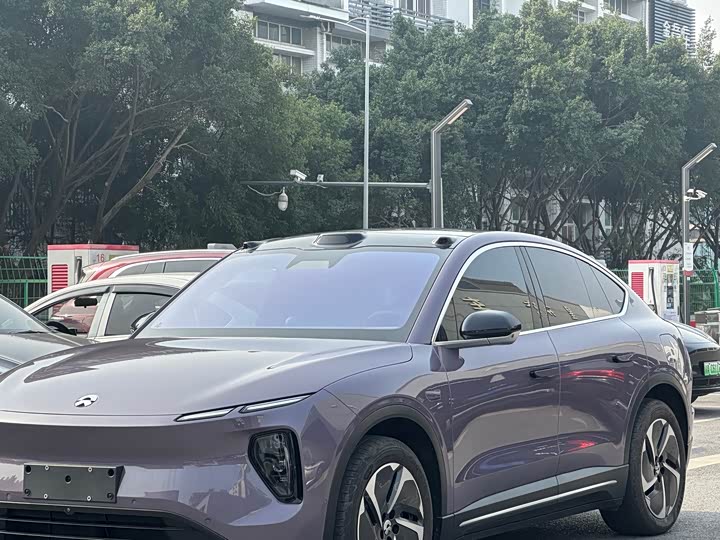 Фото 1 - Nio EC6