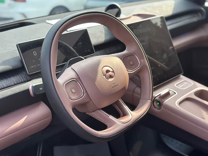 Фото 7 - Nio EC6