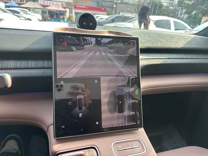 Фото 8 - Nio EC6