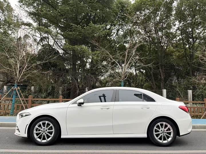 Фото 3 - Mercedes-Benz A-Class