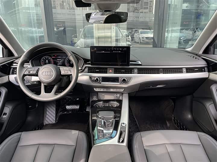 Фото 6 - Audi A4