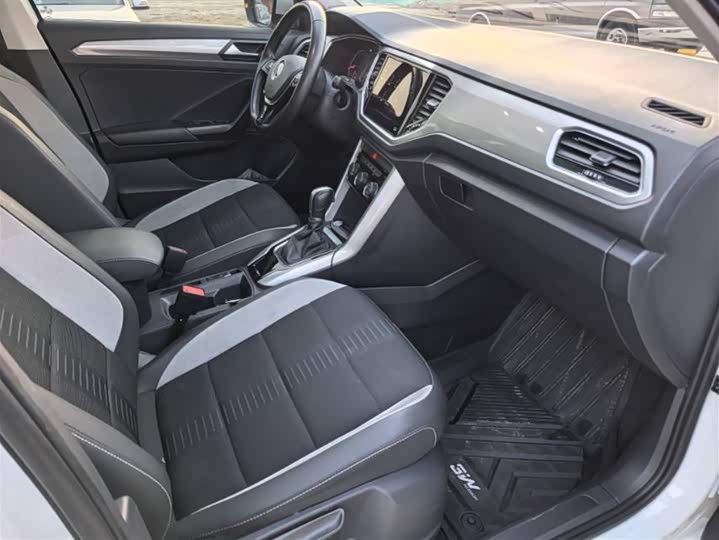 Фото 4 - Volkswagen T-Roc