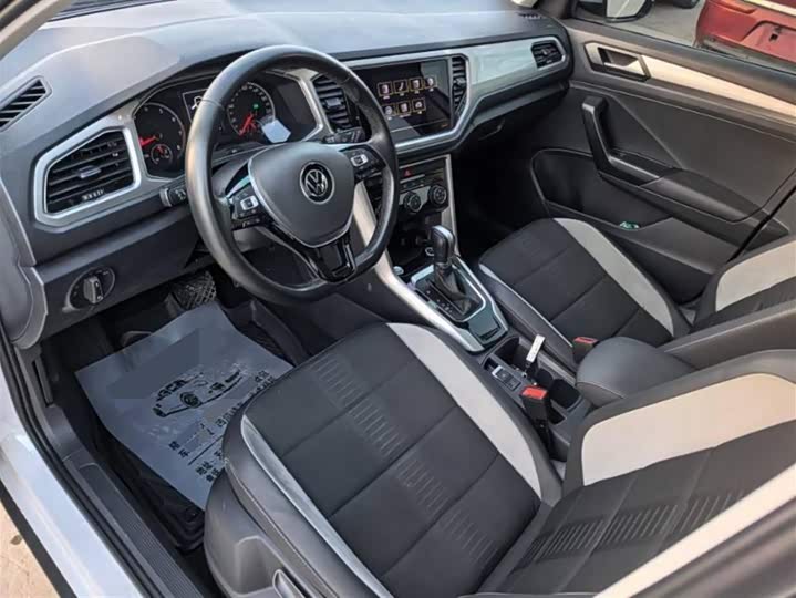 Фото 7 - Volkswagen T-Roc