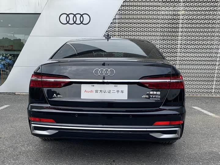 Фото 5 - Audi A6L