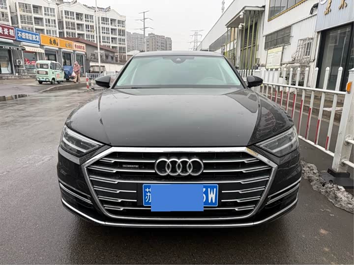 Фото 2 - Audi A8