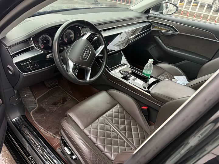 Фото 6 - Audi A8