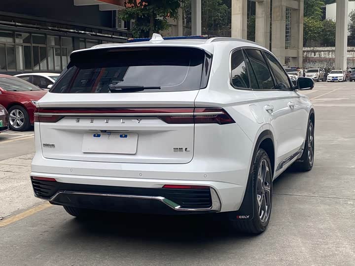 Фото 6 - Geely Monjaro