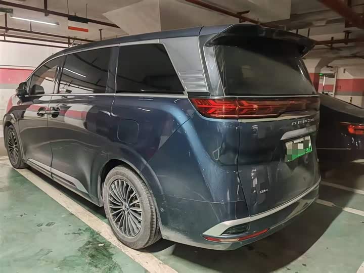 Фото 8 - Denza D9