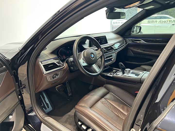 Фото 6 - BMW 7 Series