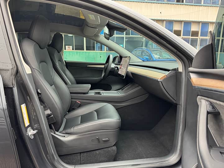 Фото 8 - Tesla Model Y