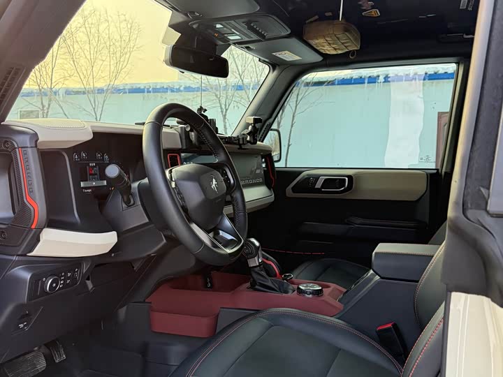 Фото 4 - Ford Bronco