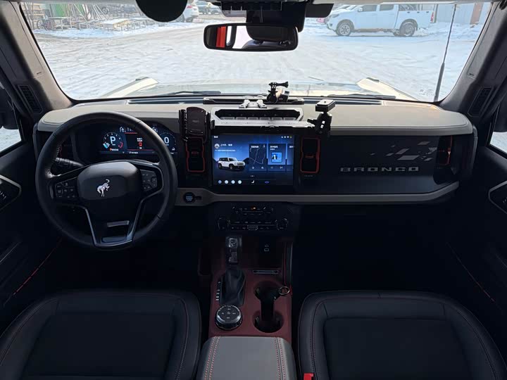 Фото 6 - Ford Bronco