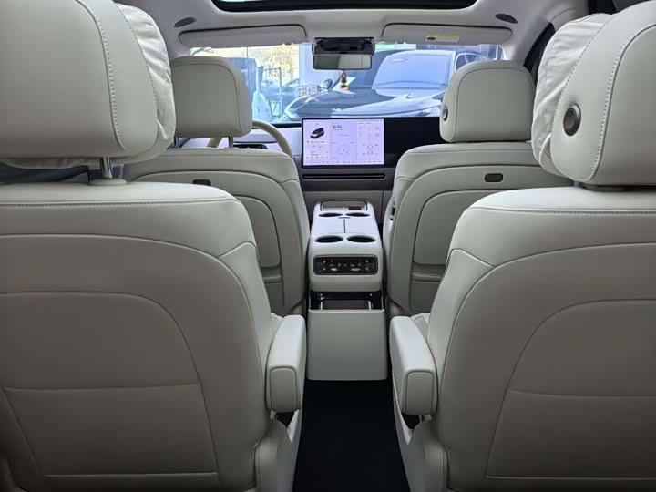 Фото 8 - LiXiang i8