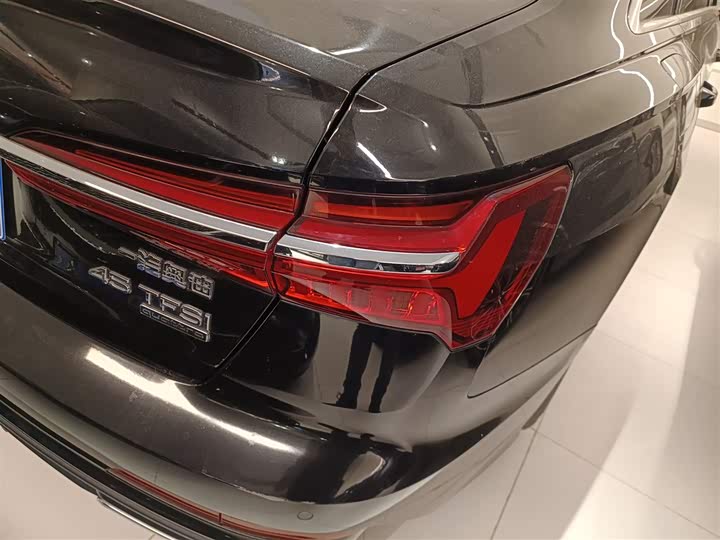 Фото 8 - Audi A6L