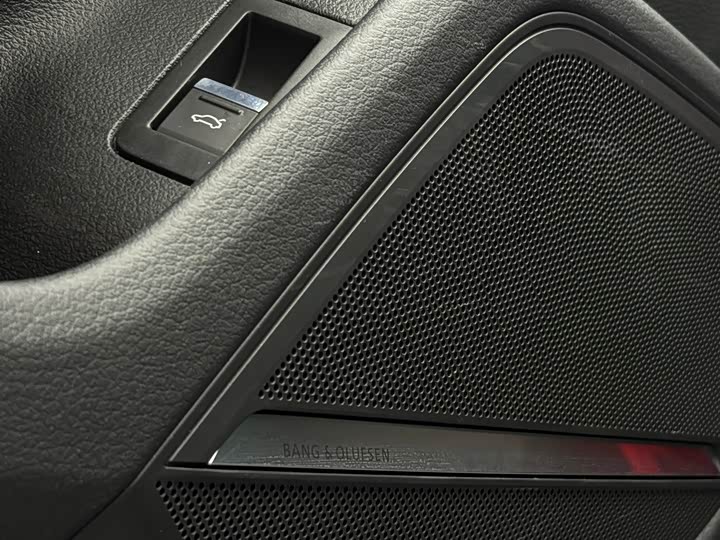 Фото 9 - Audi A6