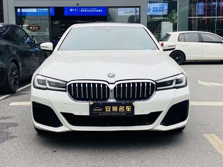 Фото 1 - BMW 5 Series