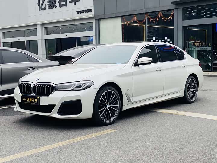 Фото 2 - BMW 5 Series