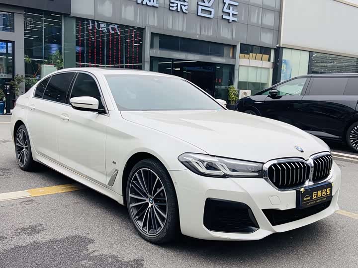 Фото 3 - BMW 5 Series