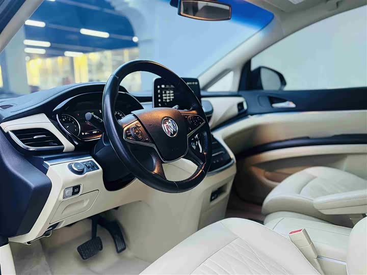 Фото 4 - Buick GL8 ES