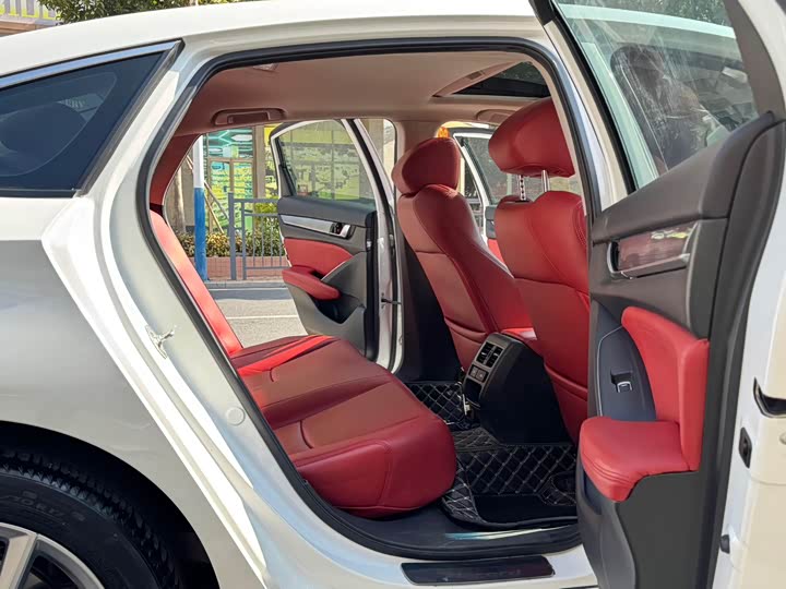 Фото 9 - Honda Accord