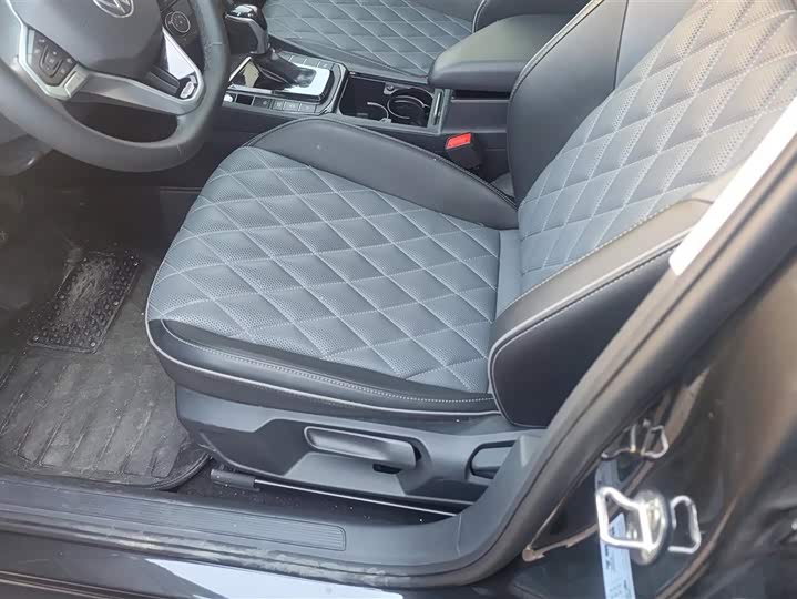 Фото 9 - Volkswagen Sagitar L