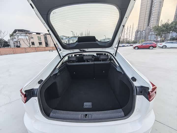 Фото 7 - Bestune B70