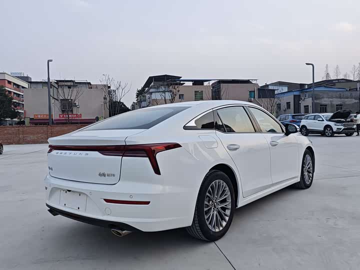 Фото 8 - Bestune B70