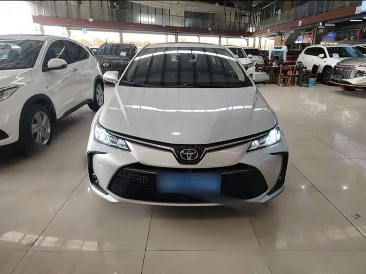 Фото 3 - Toyota Corolla