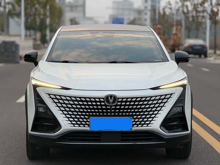 Фото 2 - Changan UNI-T