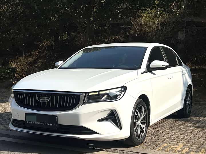 Фото 1 - Geely Emgrand