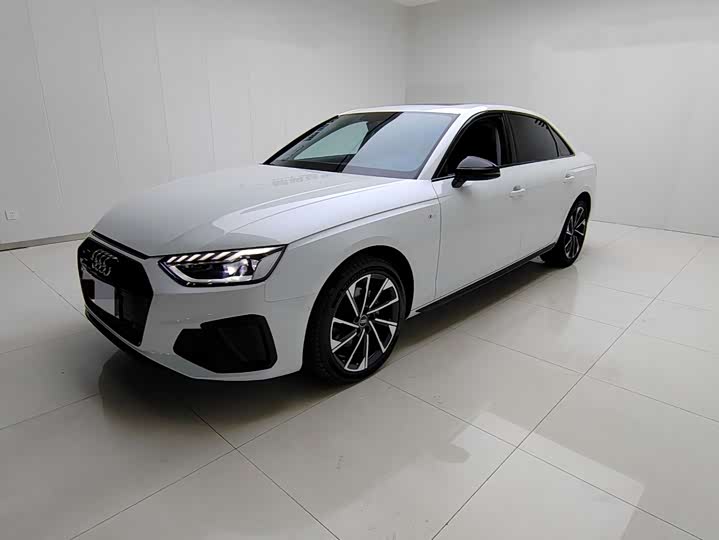 Фото 1 - Audi A4L