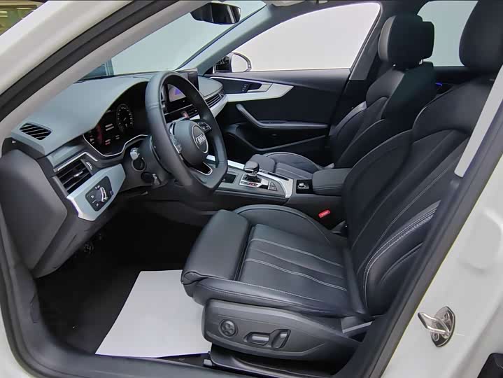 Фото 4 - Audi A4L