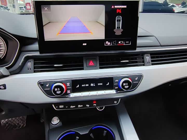 Фото 5 - Audi A4L