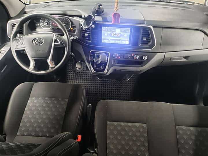 Фото 4 - Maxus V80