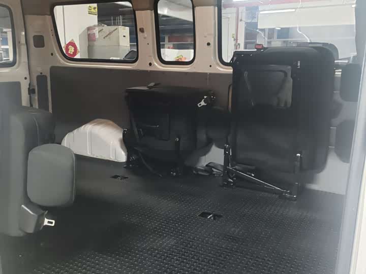 Фото 7 - Maxus V80