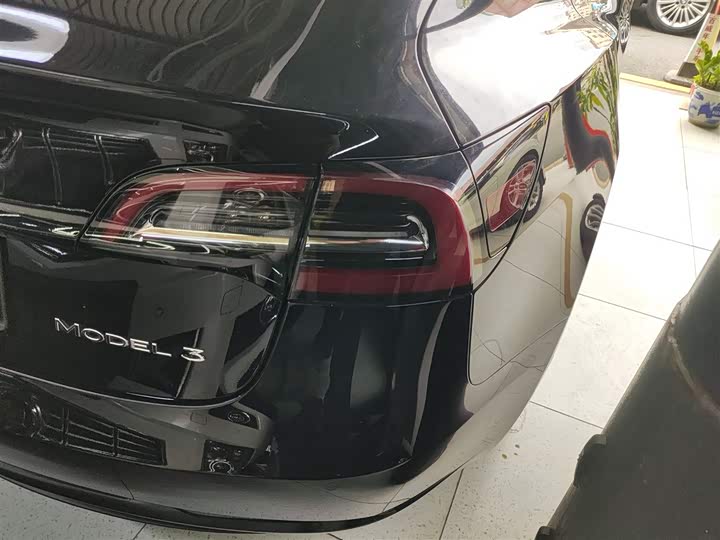 Фото 8 - Tesla Model 3