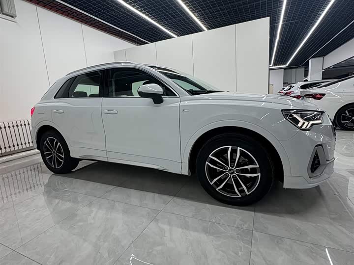 Фото 9 - Audi Q3