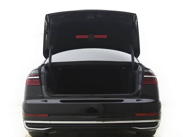 Фото 9 - Audi A8