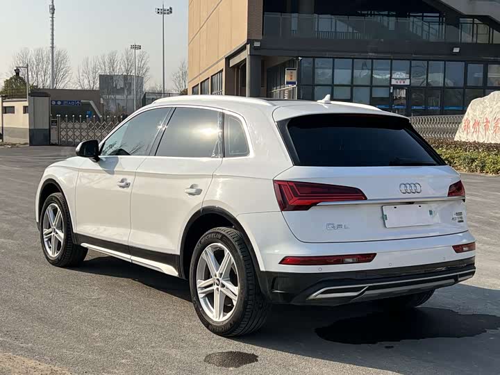 Фото 4 - Audi Q5L