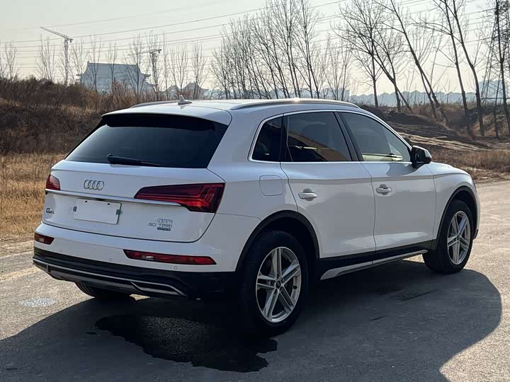 Фото 7 - Audi Q5L