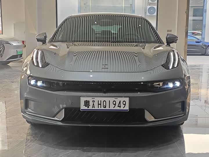 Фото 3 - Zeekr 001