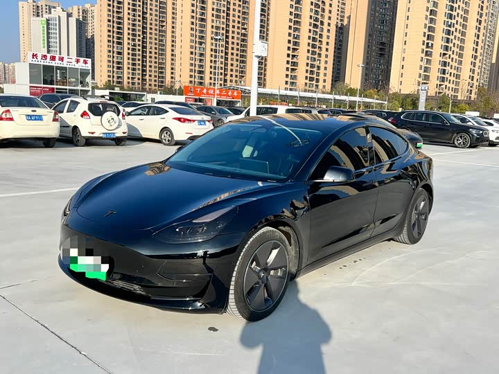 Фото 1 - Tesla Model 3