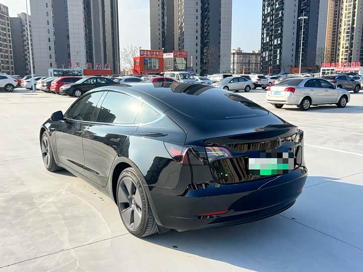 Фото 6 - Tesla Model 3