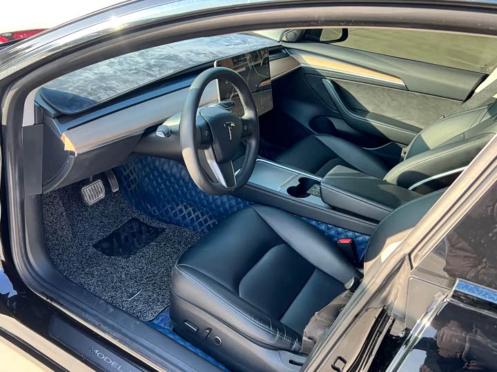 Фото 7 - Tesla Model 3