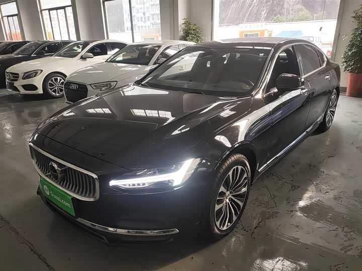 Фото 2 - Volvo S90