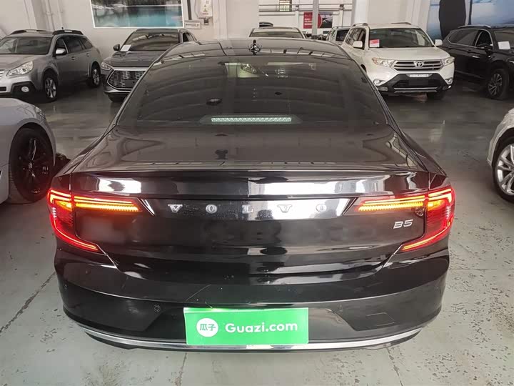 Фото 6 - Volvo S90