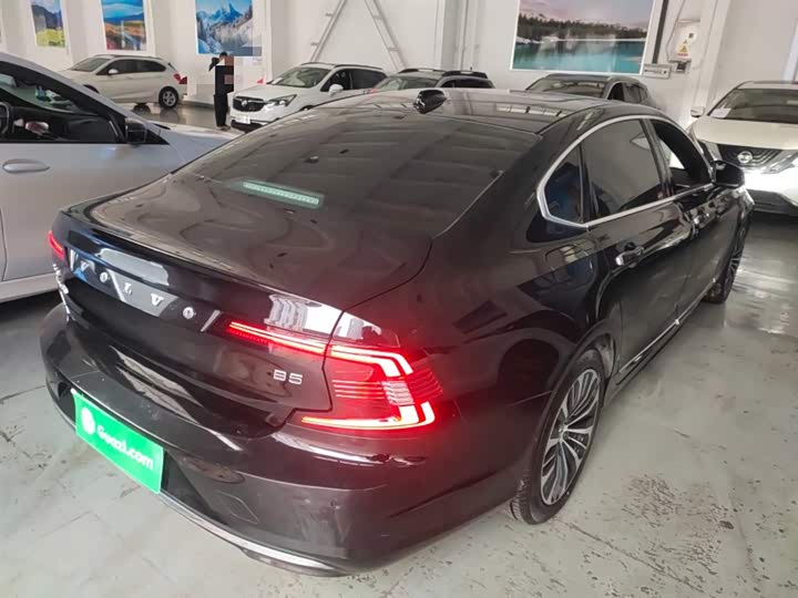 Фото 7 - Volvo S90