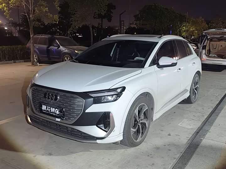 Фото 1 - Audi Q4 e-tron